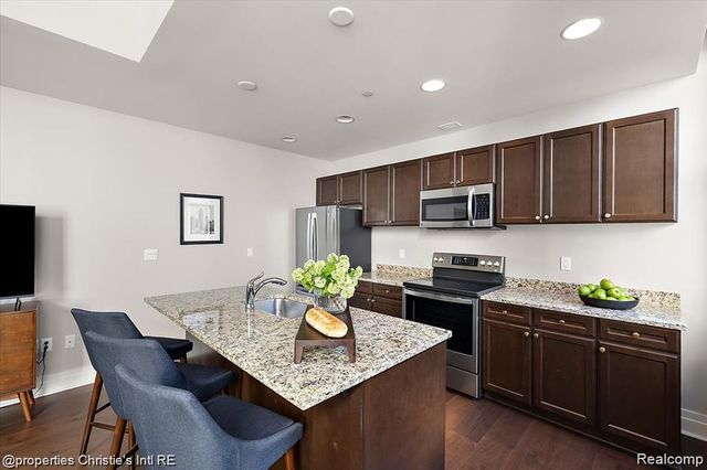 1 Park Avenue 1604, Detroit, MI 48226