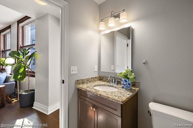 1 Park Avenue 1604, Detroit, MI 48226