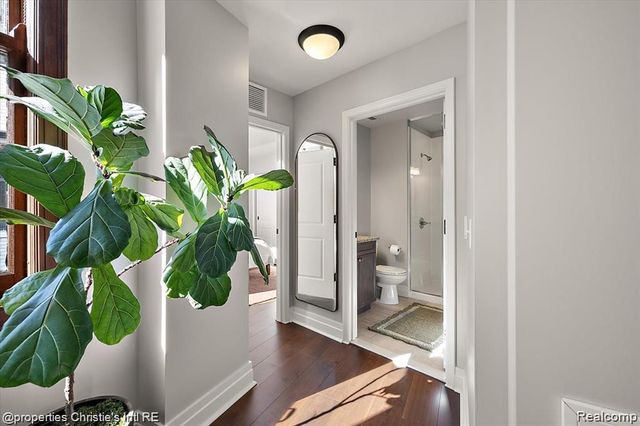 1 Park Avenue 1604, Detroit, MI 48226