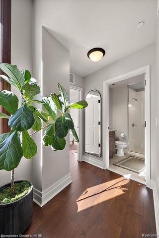 1 Park Avenue 1604, Detroit, MI 48226