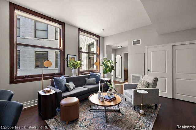 1 Park Avenue 1604, Detroit, MI 48226