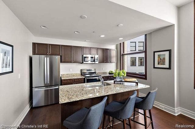 1 Park Avenue 1604, Detroit, MI 48226