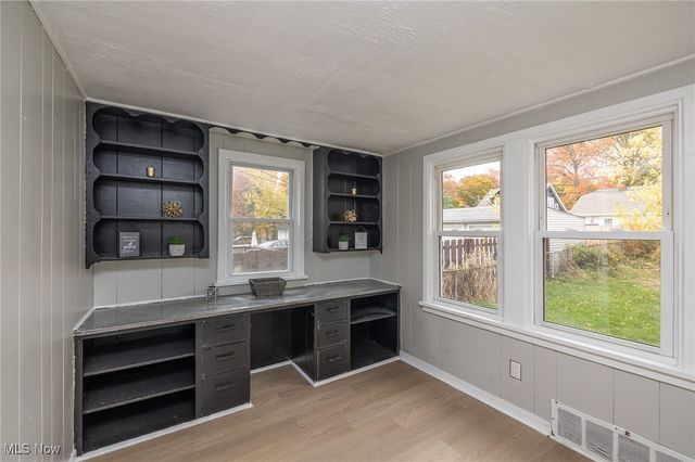 939 Vineshire Road, Cleveland Heights, OH 44121