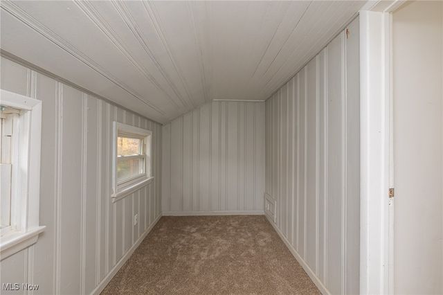 939 Vineshire Road, Cleveland Heights, OH 44121