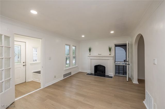 939 Vineshire Road, Cleveland Heights, OH 44121