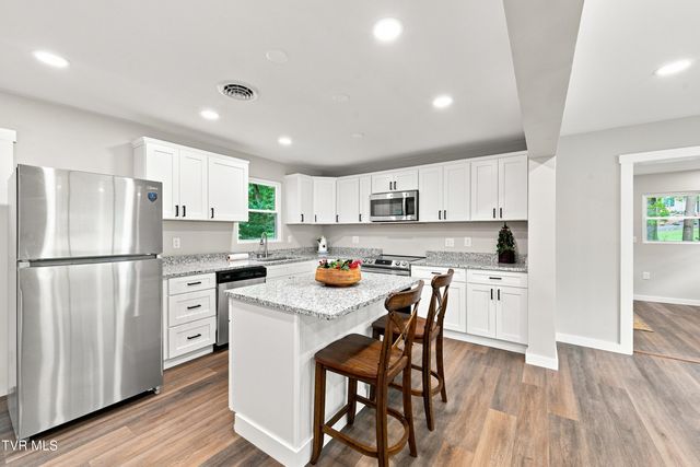 121 Eauclair Street, Kingsport, TN 37664