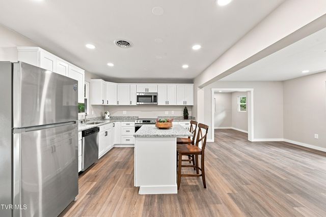 121 Eauclair Street, Kingsport, TN 37664