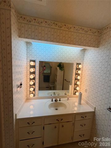 605 Queens Road, Cherryville, NC 28021