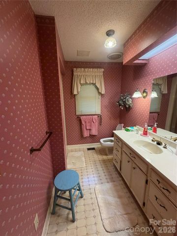 605 Queens Road, Cherryville, NC 28021