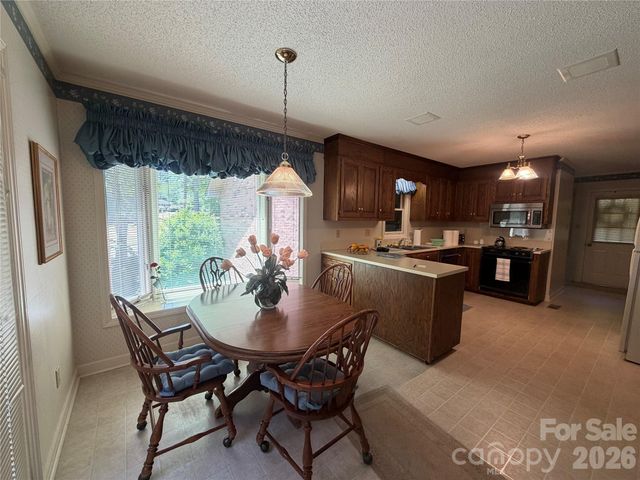 605 Queens Road, Cherryville, NC 28021