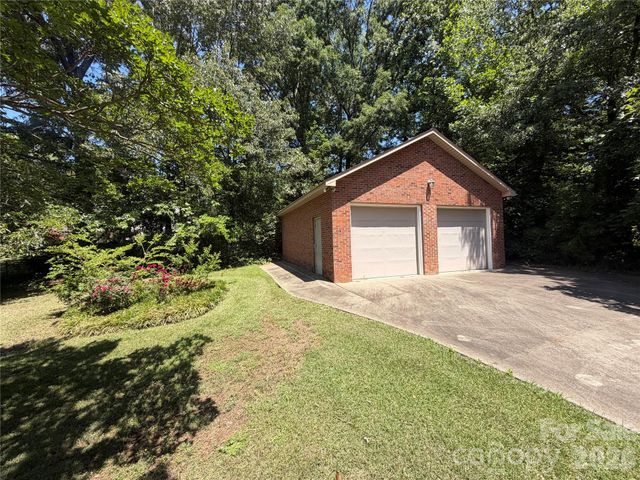 605 Queens Road, Cherryville, NC 28021