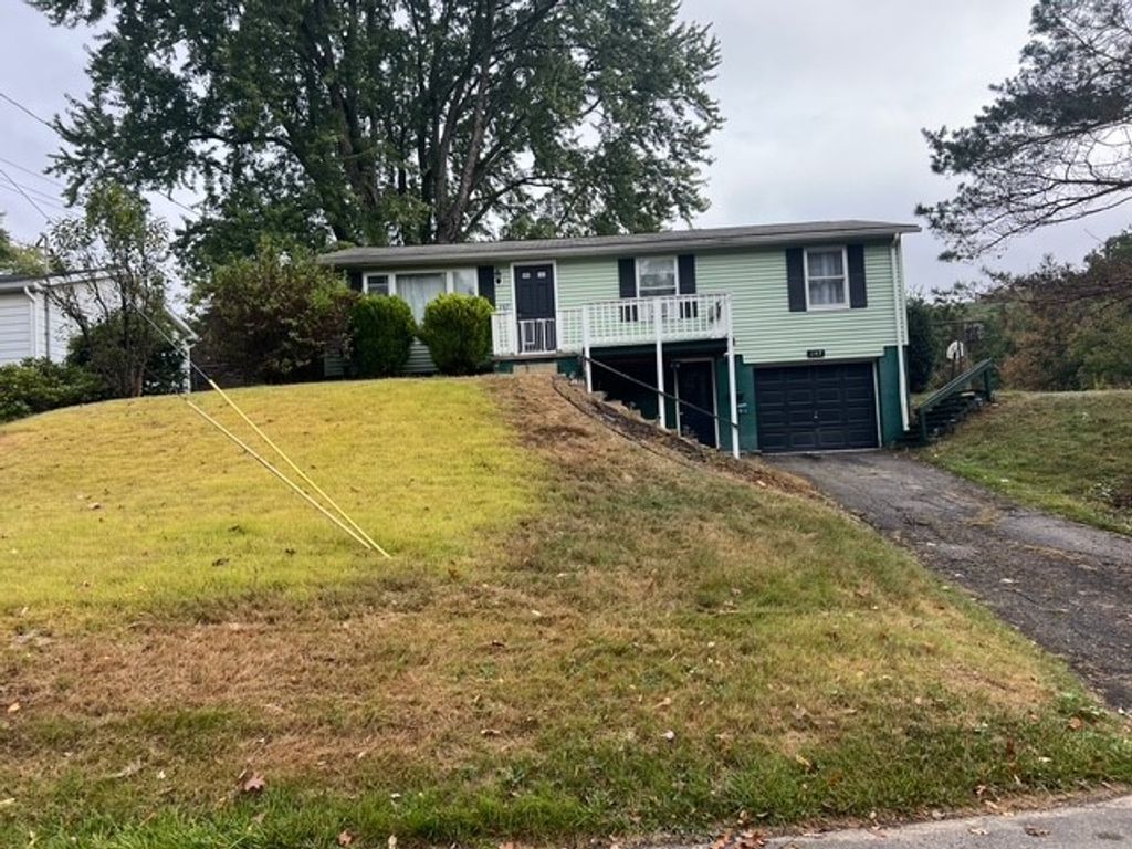 247 Manor Drive, Franklin, PA 16323