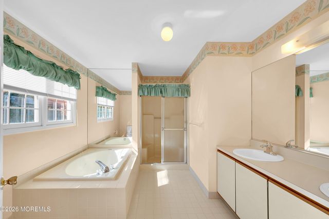 125 Northampton Drive, Holmdel, NJ 07733