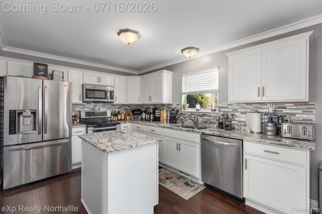 7225 Castell Boulevard, Van Buren Charter Township, MI 48111