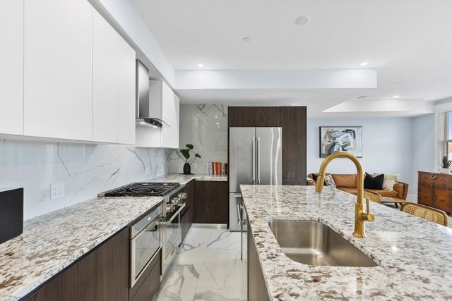 32 Pearl Street 5, Boston, MA 02110