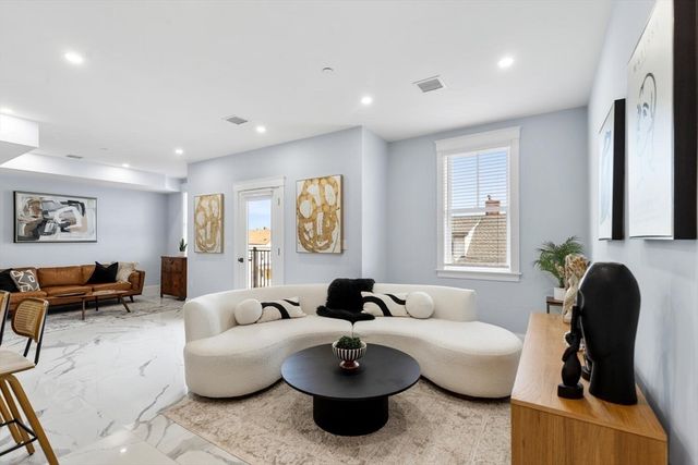 32 Pearl Street 5, Boston, MA 02110