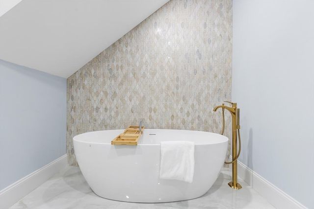 32 Pearl Street 5, Boston, MA 02110