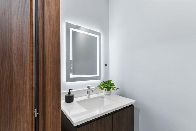 32 Pearl Street 5, Boston, MA 02110