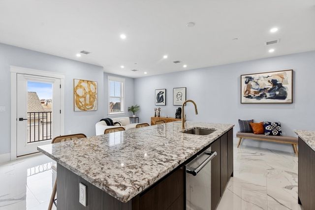 32 Pearl Street 5, Boston, MA 02110