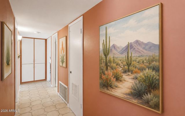 2302 W BERRIDGE Lane, Phoenix, AZ 85015