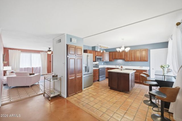 2302 W BERRIDGE Lane, Phoenix, AZ 85015