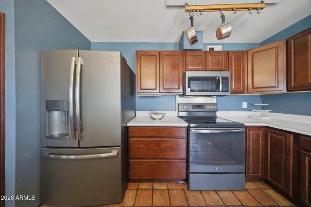 2302 W BERRIDGE Lane, Phoenix, AZ 85015