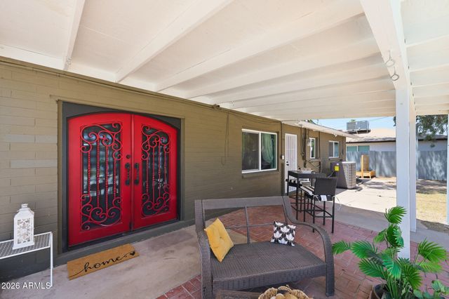 2302 W BERRIDGE Lane, Phoenix, AZ 85015