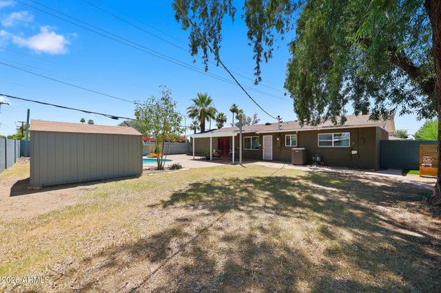 2302 W BERRIDGE Lane, Phoenix, AZ 85015