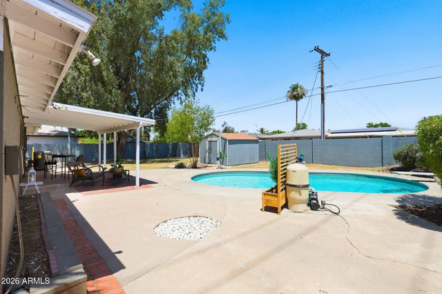 2302 W BERRIDGE Lane, Phoenix, AZ 85015