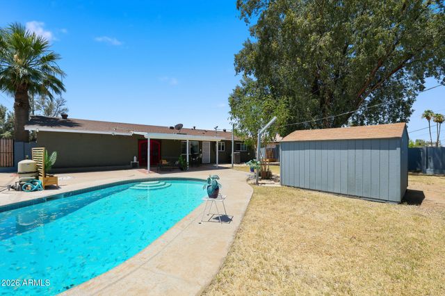 2302 W BERRIDGE Lane, Phoenix, AZ 85015