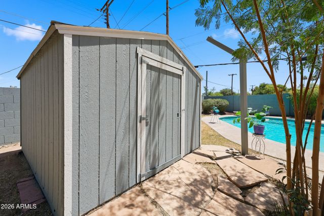 2302 W BERRIDGE Lane, Phoenix, AZ 85015