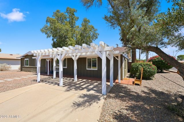 2302 W BERRIDGE Lane, Phoenix, AZ 85015