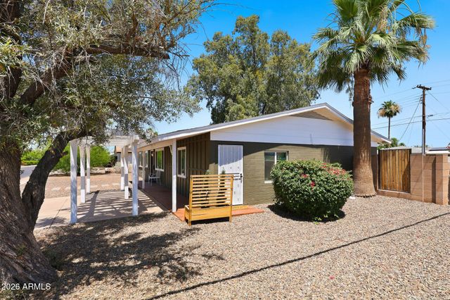 2302 W BERRIDGE Lane, Phoenix, AZ 85015