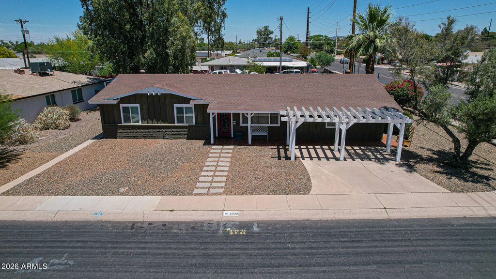 2302 W BERRIDGE Lane, Phoenix, AZ 85015 — photo 2