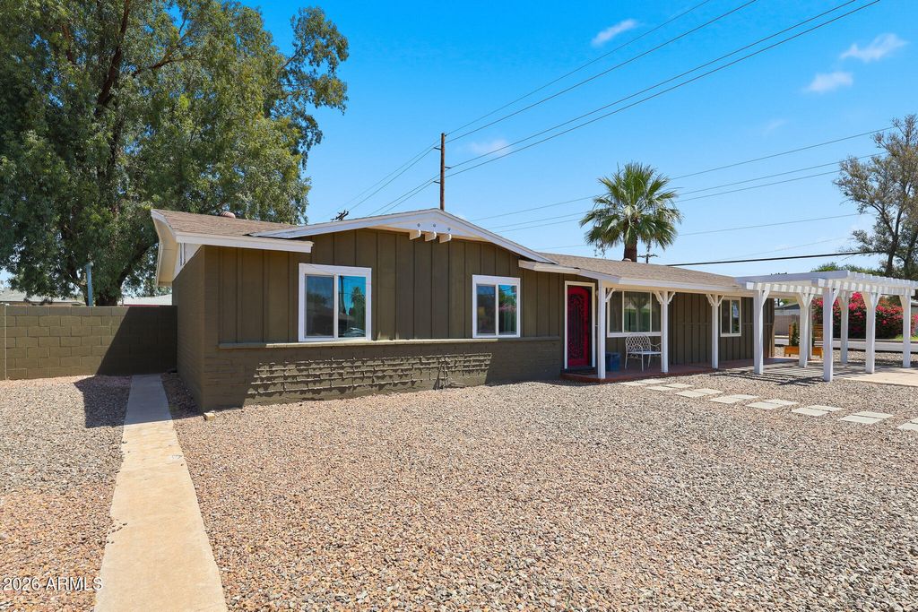 2302 W BERRIDGE Lane, Phoenix, AZ 85015 — photo 4