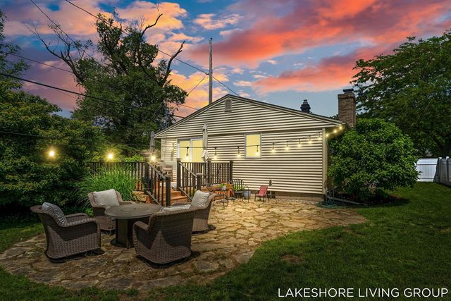 512 Orchard Avenue, Grand Haven, MI 49417