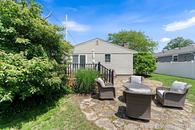 512 Orchard Avenue, Grand Haven, MI 49417