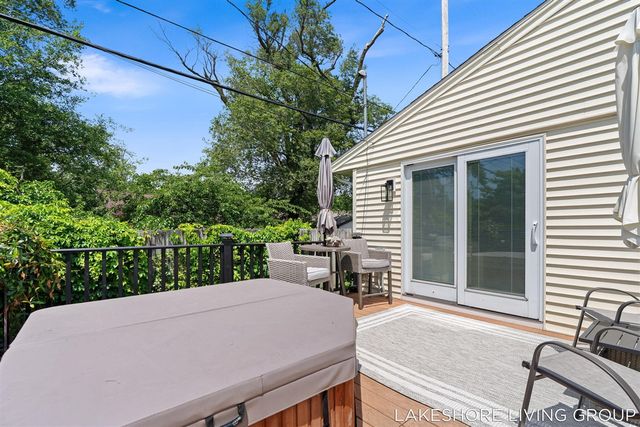 512 Orchard Avenue, Grand Haven, MI 49417