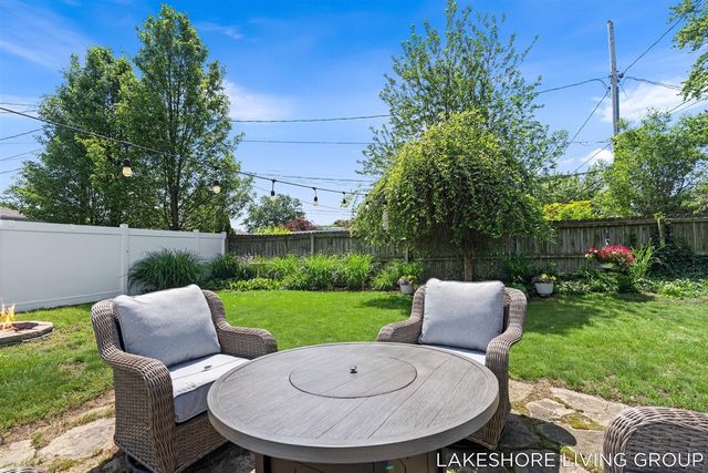 512 Orchard Avenue, Grand Haven, MI 49417