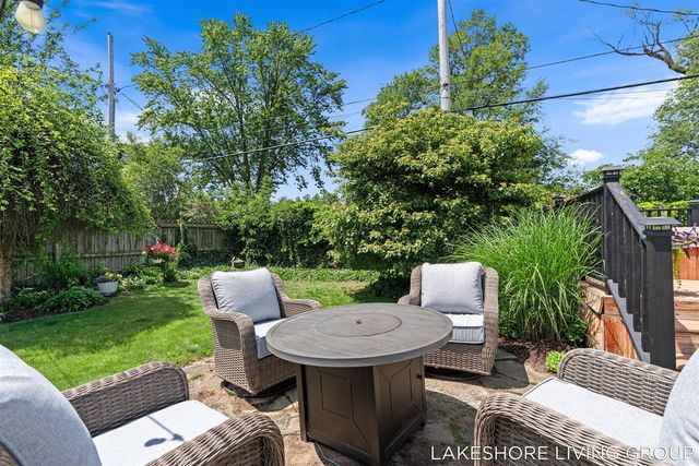 512 Orchard Avenue, Grand Haven, MI 49417
