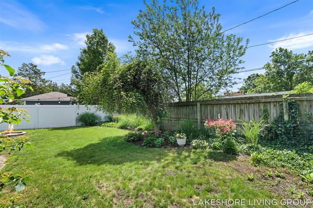 512 Orchard Avenue, Grand Haven, MI 49417