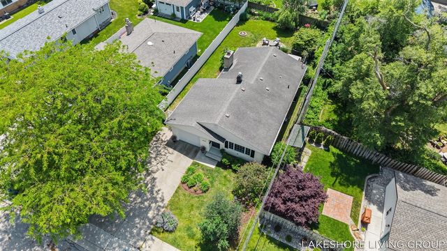512 Orchard Avenue, Grand Haven, MI 49417