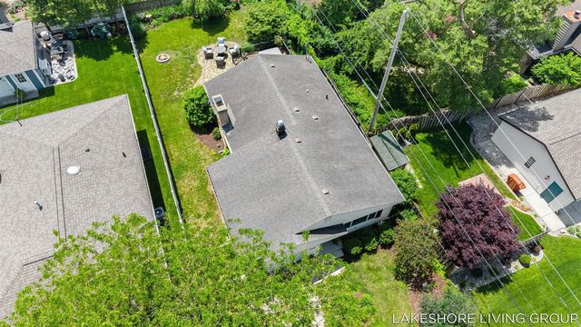 512 Orchard Avenue, Grand Haven, MI 49417