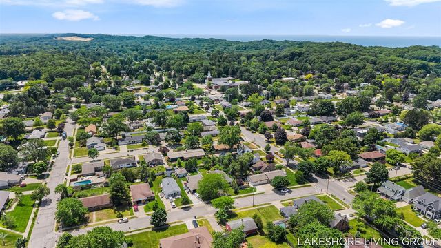 512 Orchard Avenue, Grand Haven, MI 49417