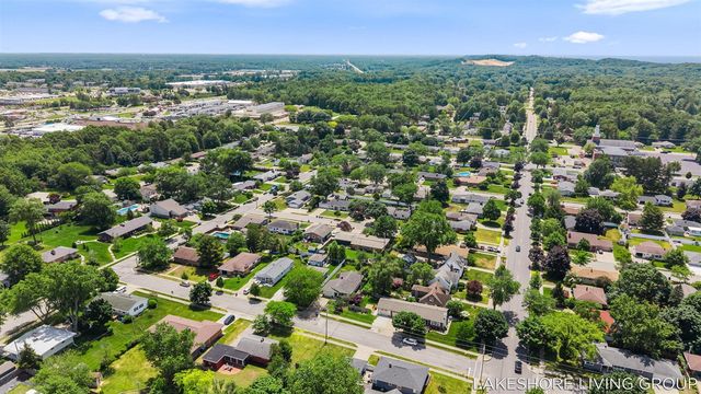 512 Orchard Avenue, Grand Haven, MI 49417