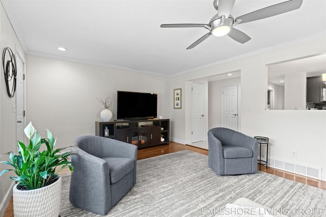 512 Orchard Avenue, Grand Haven, MI 49417