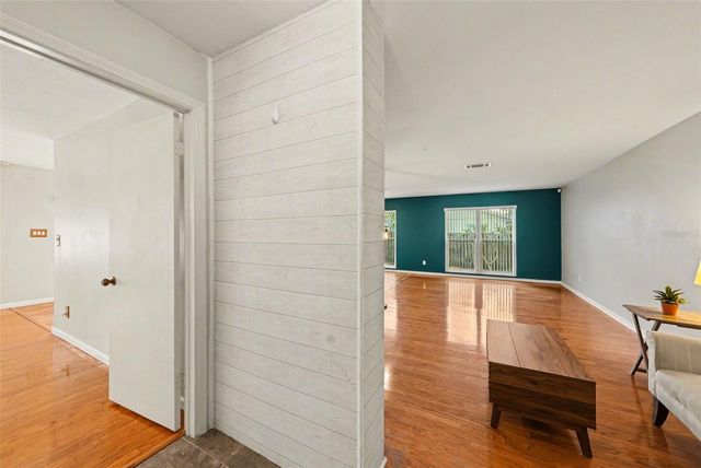 13503 GREENLEAF DRIVE, Tampa, FL 33613