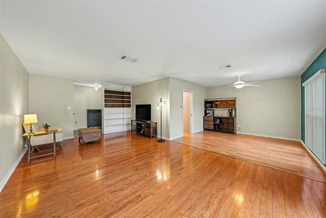 13503 GREENLEAF DRIVE, Tampa, FL 33613