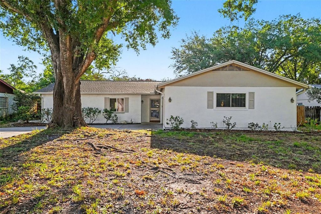 13503 GREENLEAF DRIVE, Tampa, FL 33613