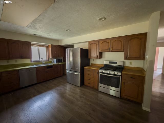 6520 CORVALLIS Rd, Independence, OR 97351